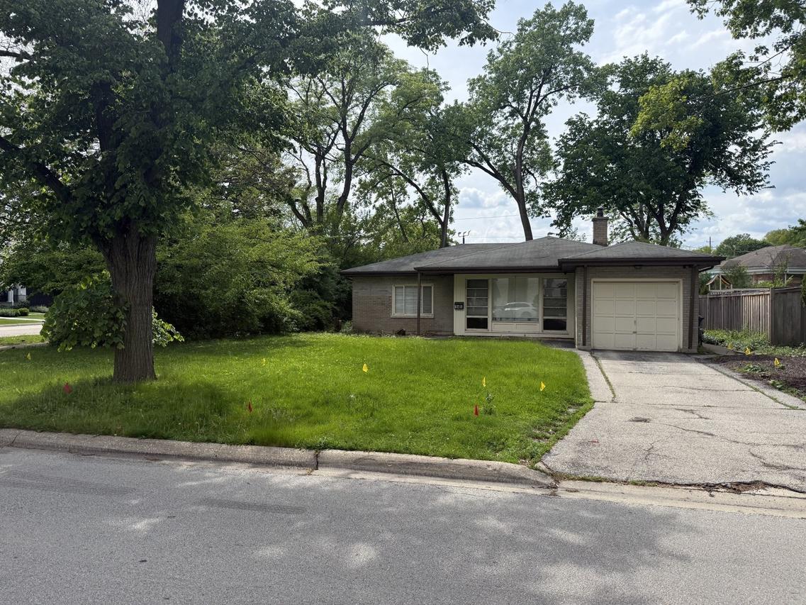 146 S Madison St., Hinsdale, IL 60521