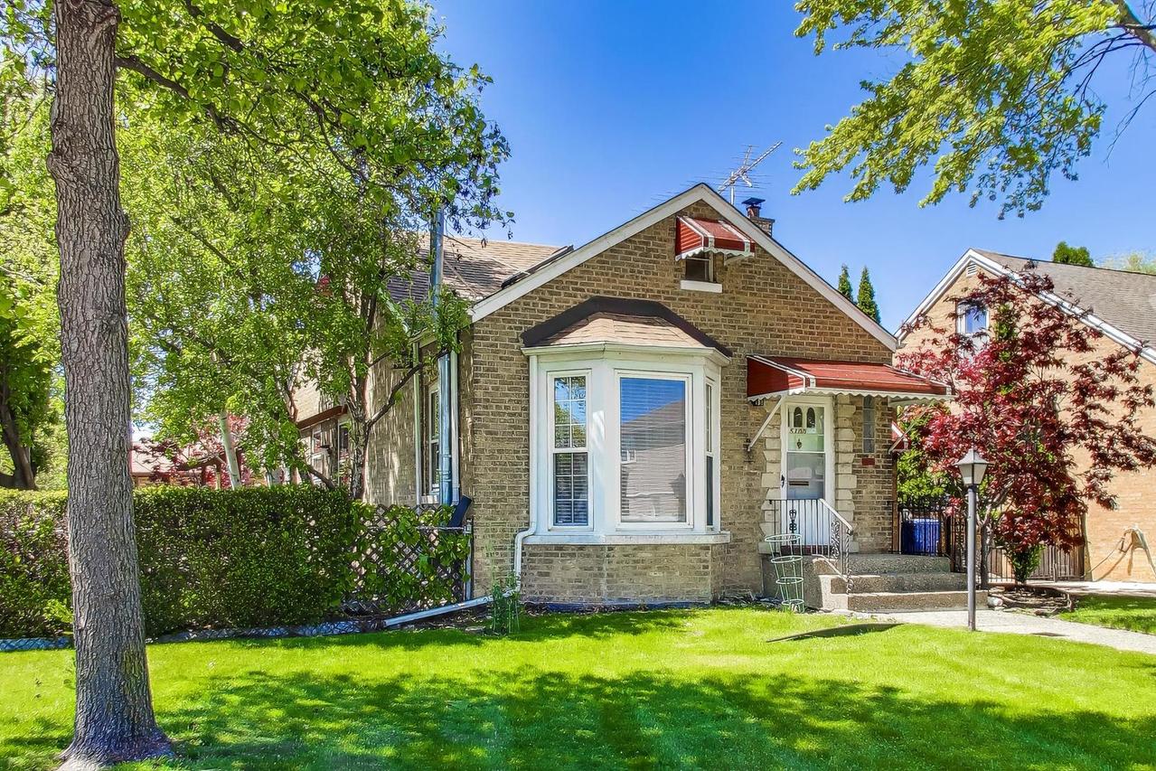 5100 N Mobile Ave., Chicago, IL 60630