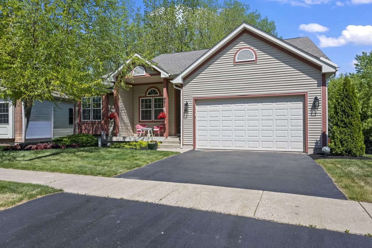 861 Prairie Ridge Dr., Woodstock, IL 60098