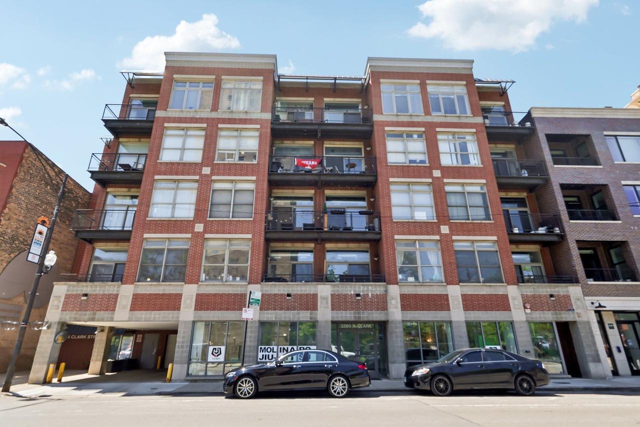 3260 N Clark St. #408, Chicago, IL 60657