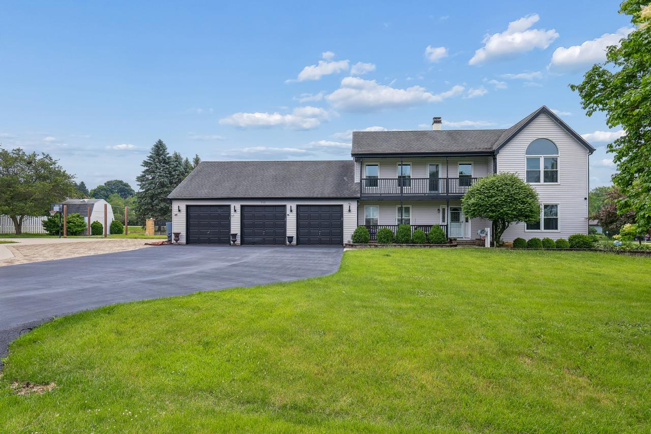 715 Welch St., Gilberts, IL 60136