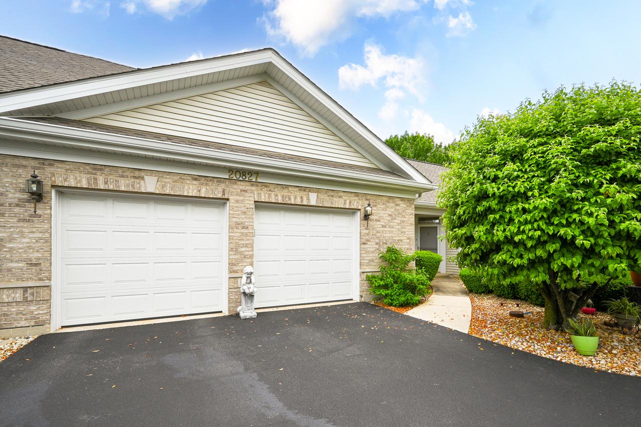 20827 W Honeysuckle Ct., Plainfield, IL 60544