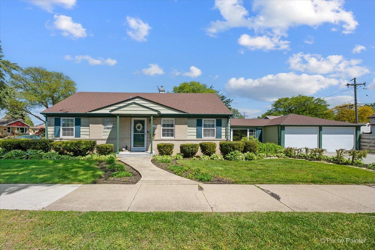 3201 Kemman Ave., Brookfield, IL 60513