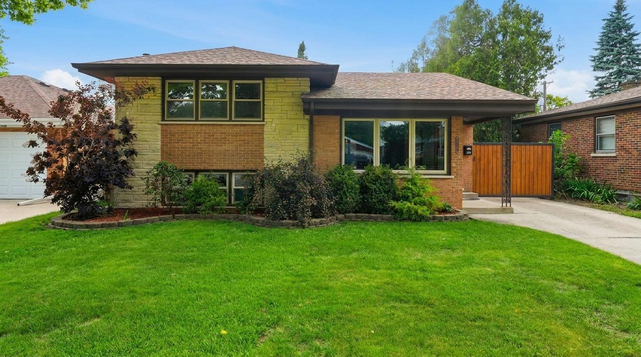 1434 Heidorn Ave., Westchester, IL 60154