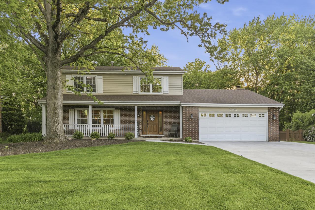 756 Oakwood Dr., Frankfort, IL 60423