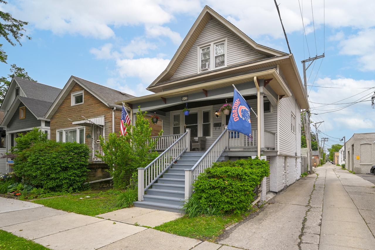 813 Circle Ave., Forest Park, IL 60130