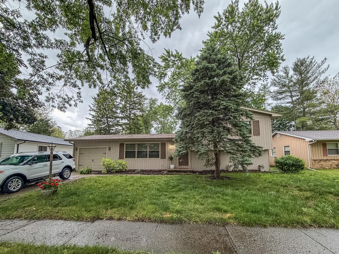 2311 Southmoor Dr., Champaign, IL 61821