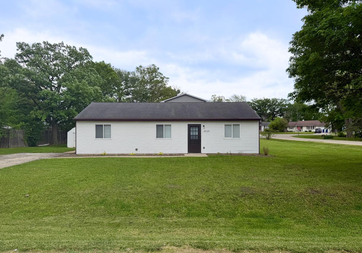 37125 N Summerfield Dr., Lake Villa, IL 60046