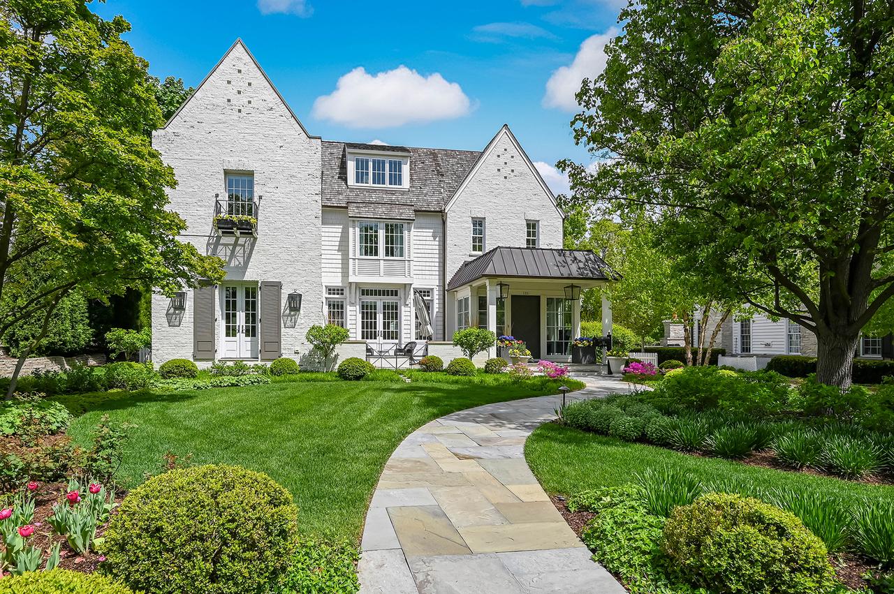 121 E 4th St., Hinsdale, IL 60521