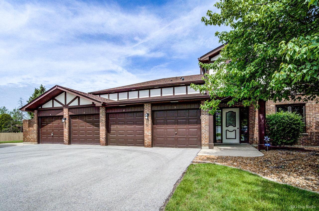 9822 W Mill Dr. #B2, Palos Park, IL 60464