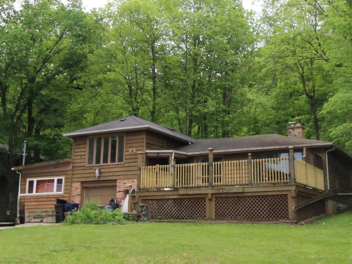 1843 N River Rd., Algonquin, IL 60102