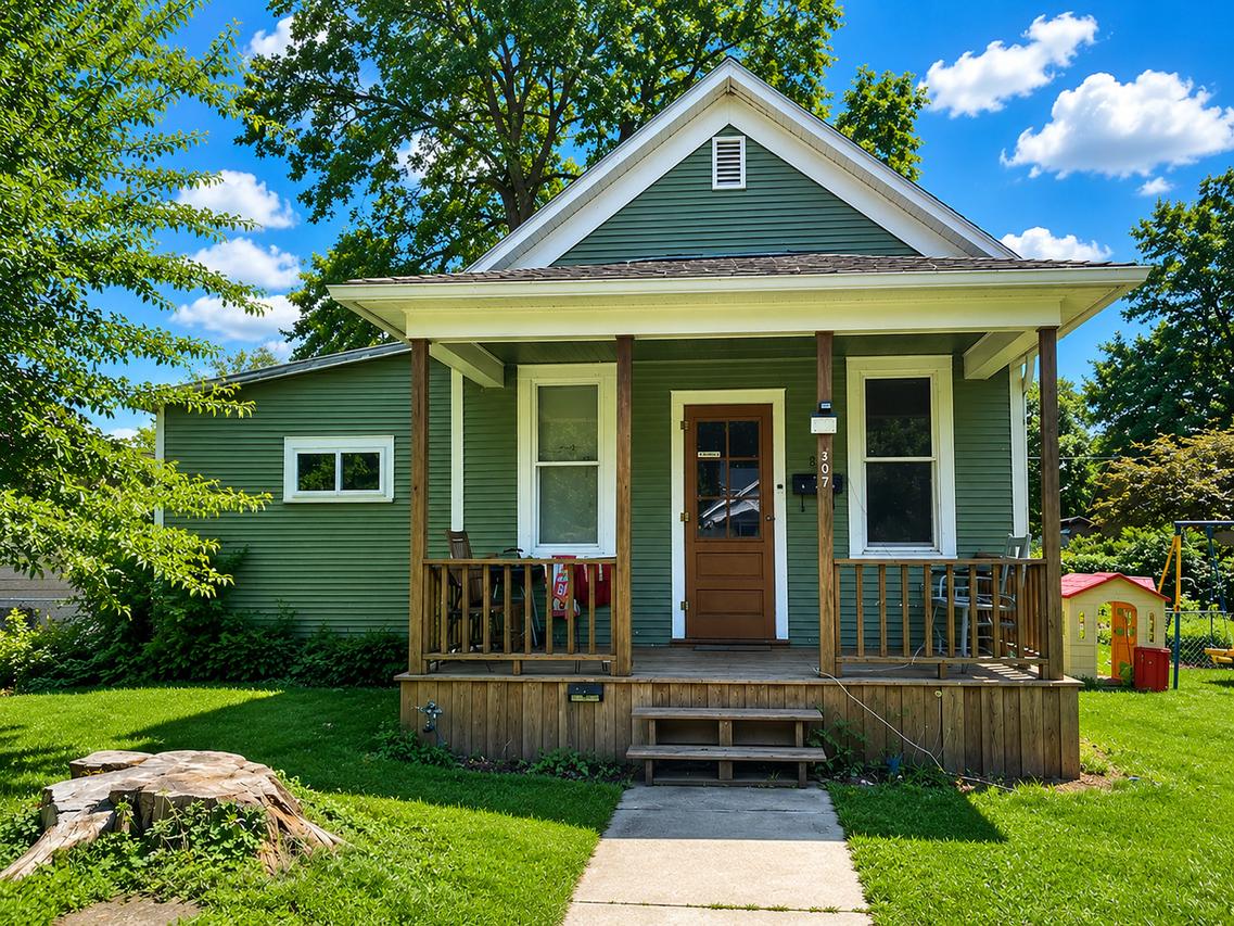 807 W 7th St., Sterling, IL 61081