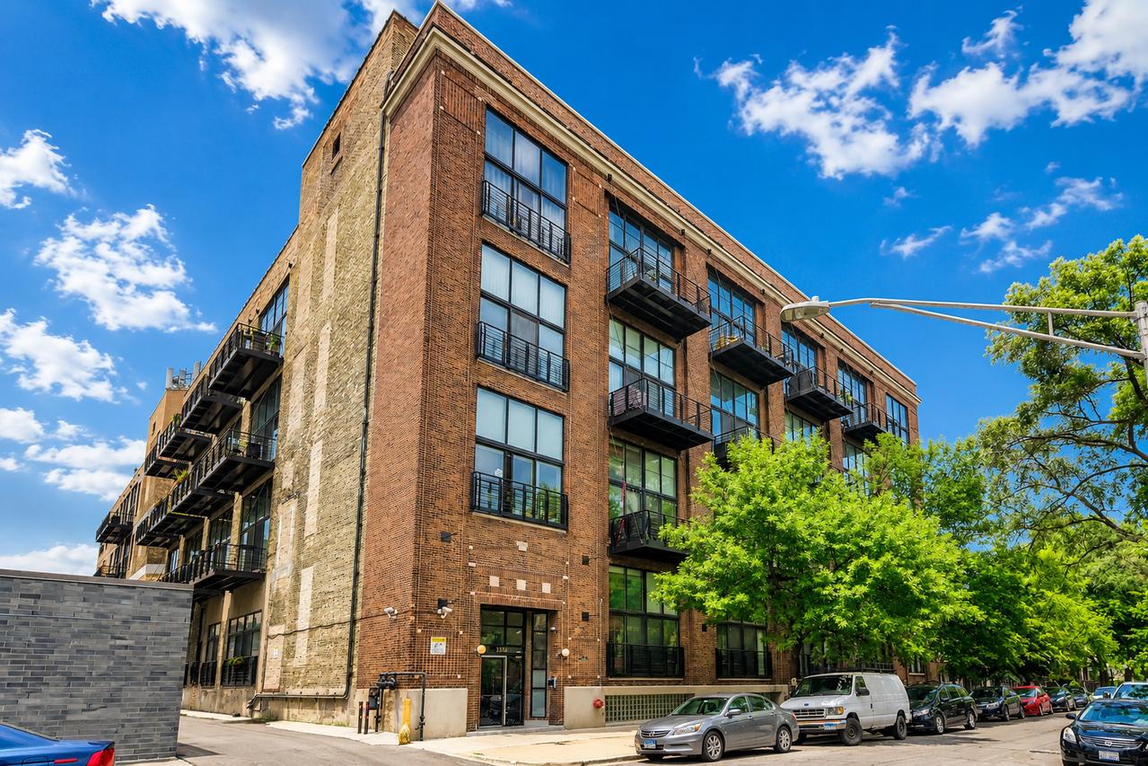 1935 N Fairfield Ave. #307, Chicago, IL 60647