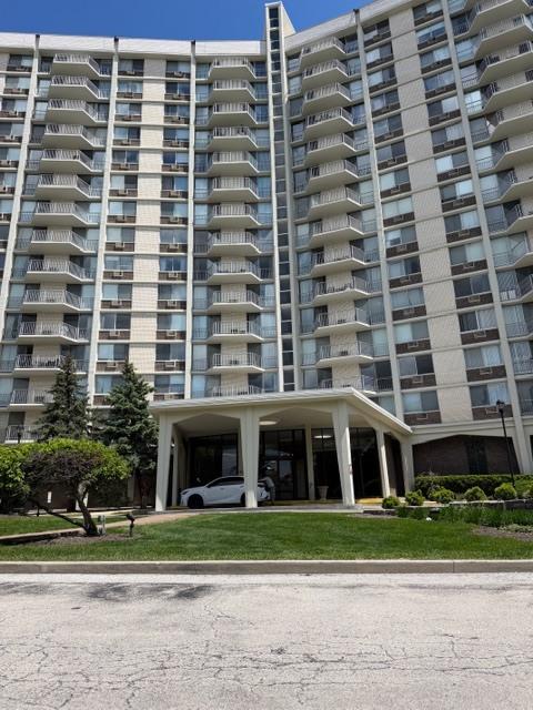 40 N Tower Rd. #11K, Oak Brook, IL 60523