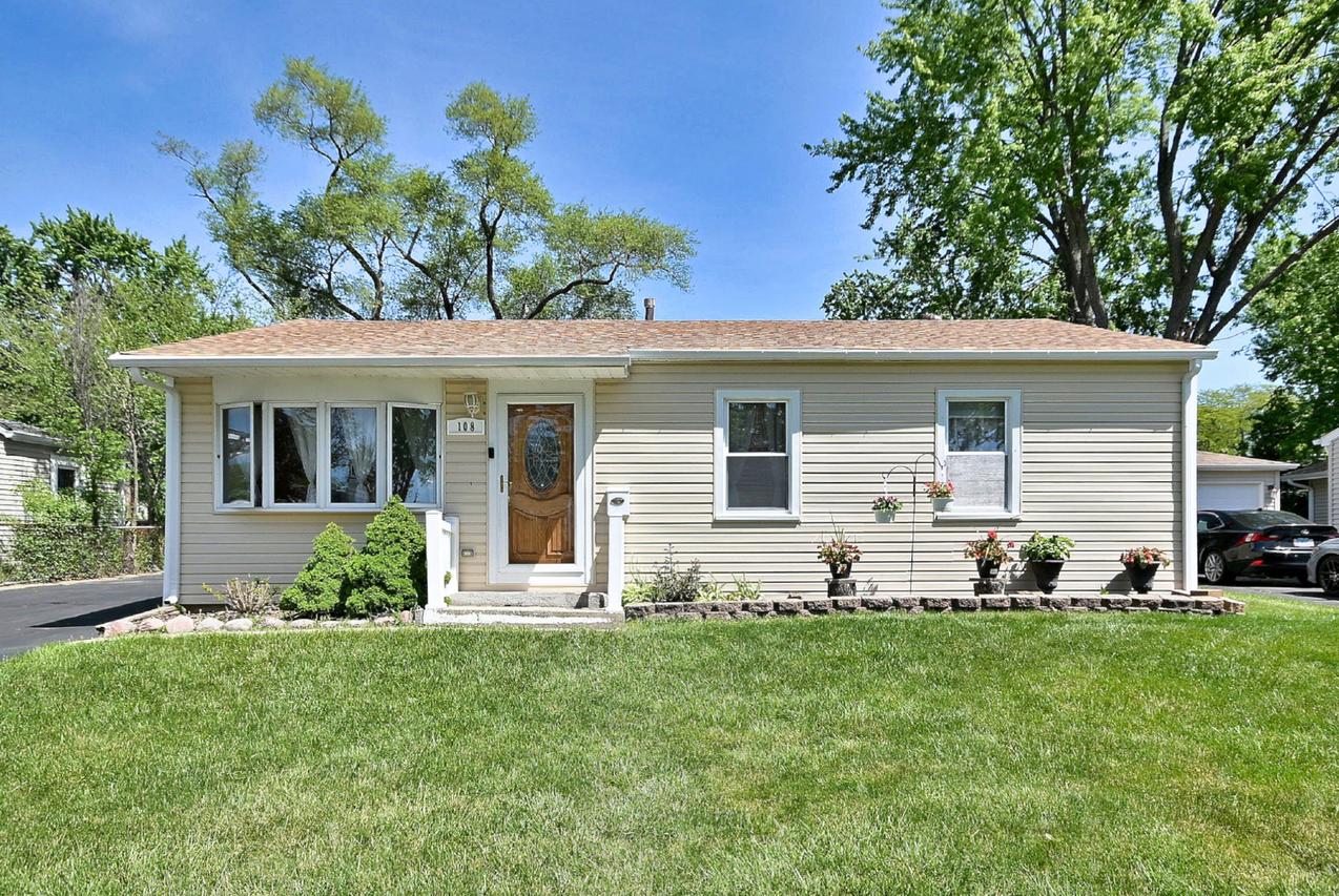 108 Cedar Cir., Streamwood, IL 60107