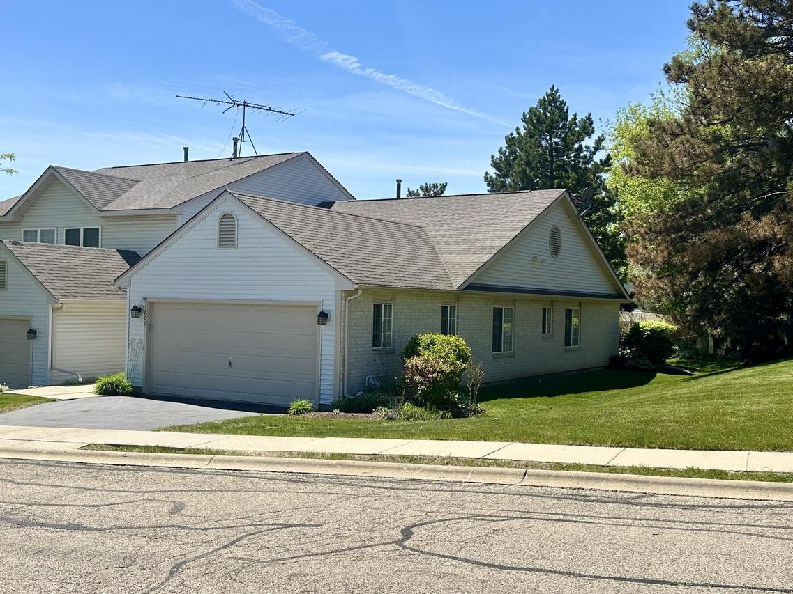 1807 Magnolia Ct., Mchenry, IL 60051