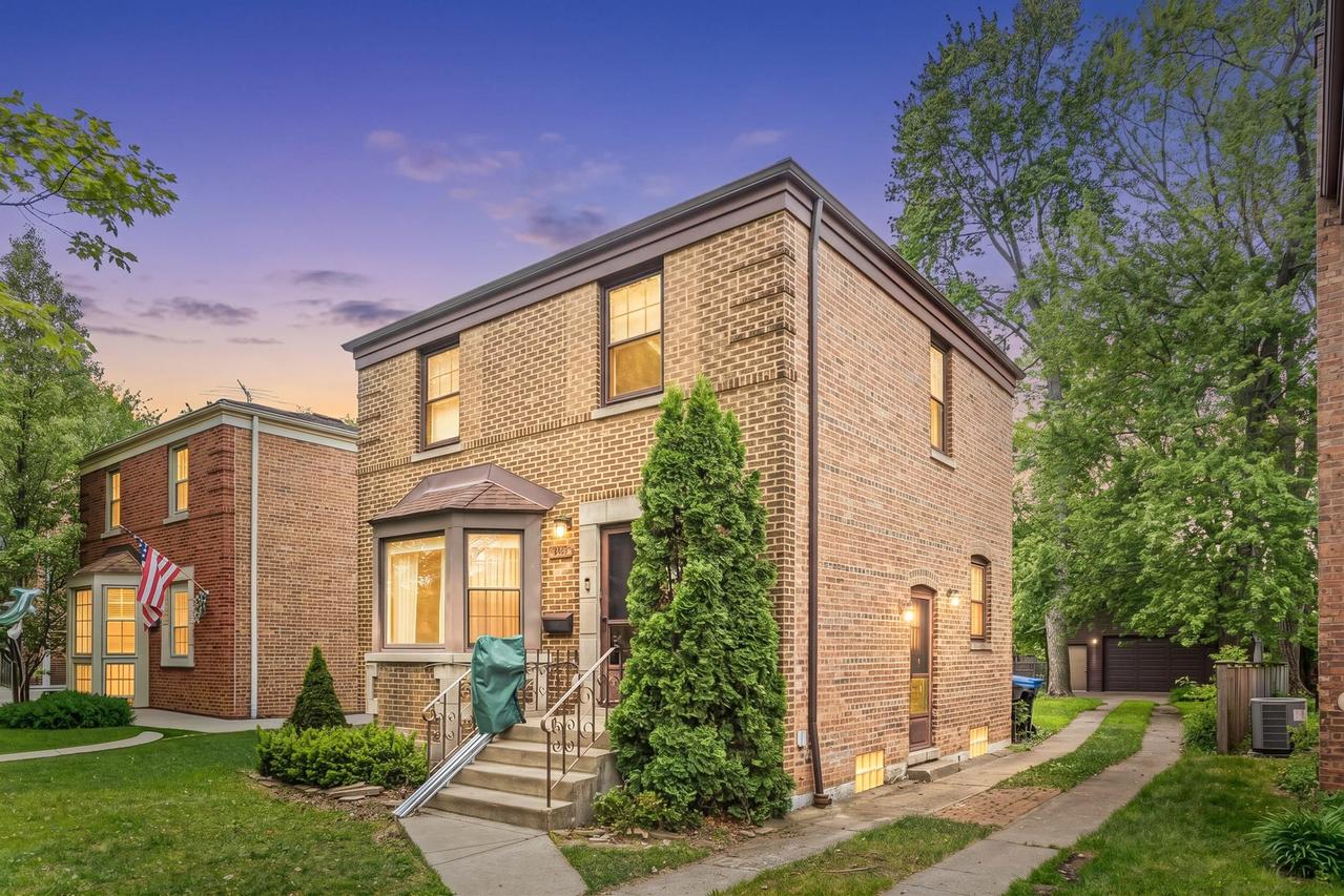 9932 S Maplewood Ave., Chicago, IL 60655
