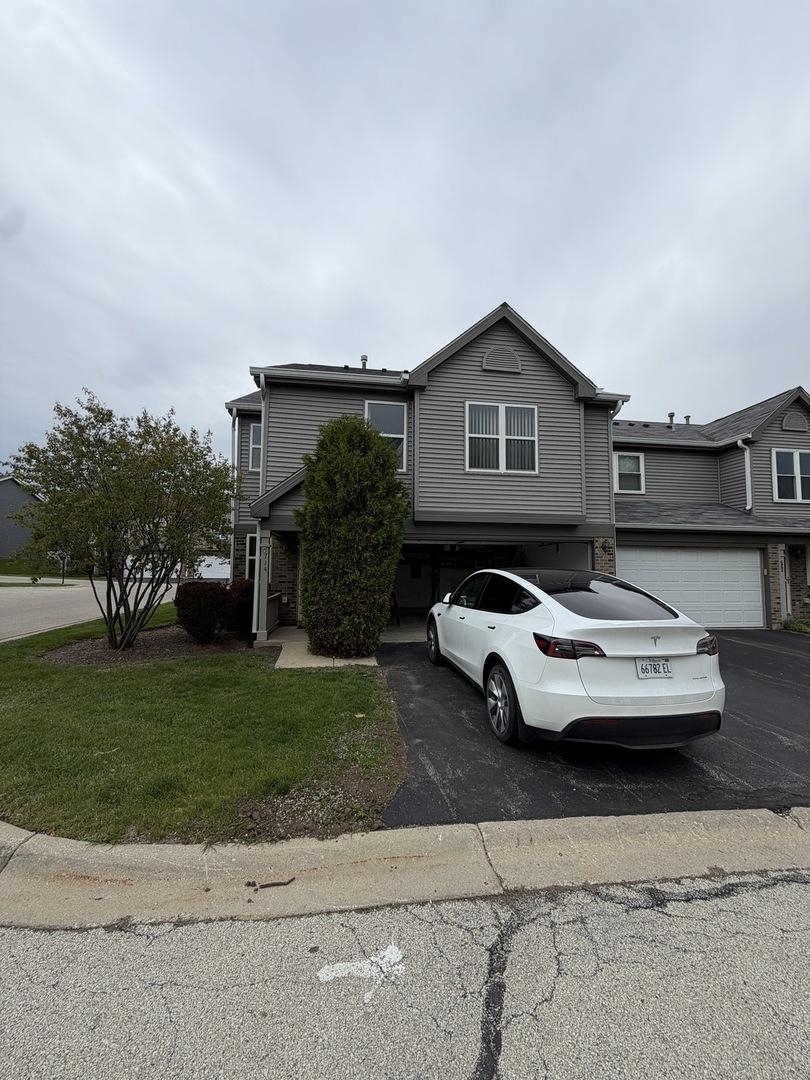 714 E Whispering Oaks Dr., Palatine, IL 60074