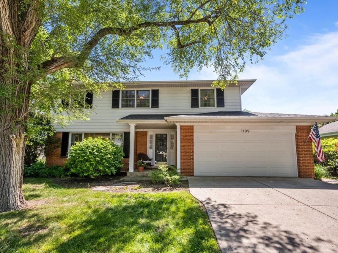 1109 Terrace Ln., Glenview, IL 60025