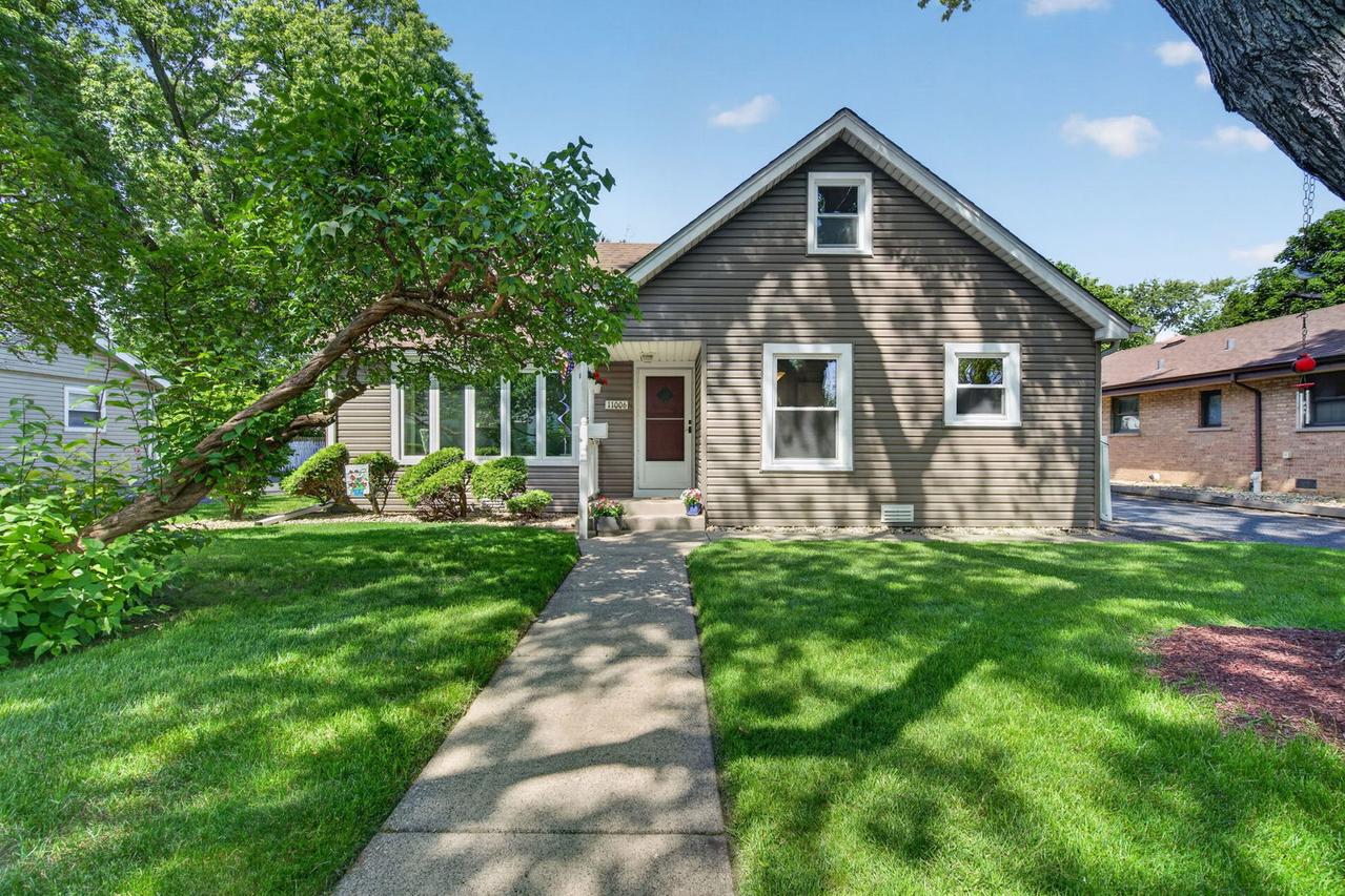 11006 Oxford Ave., Chicago Ridge, IL 60415