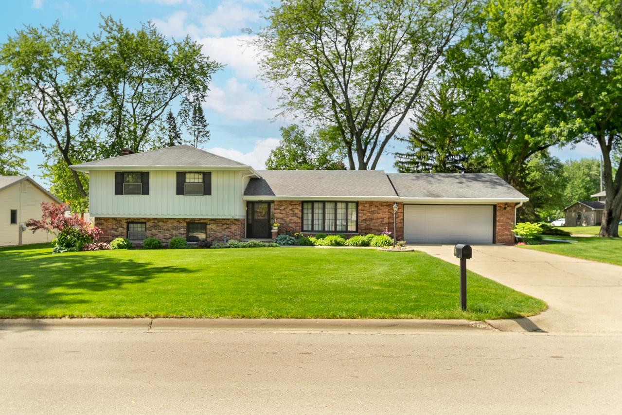 1505 Lakewood Dr., Mendota, IL 61342