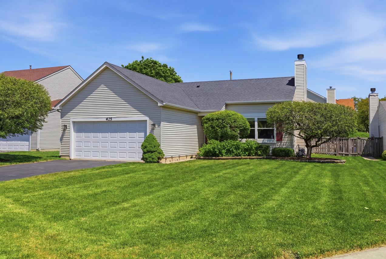 425 Hobart Dr., South Elgin, IL 60177