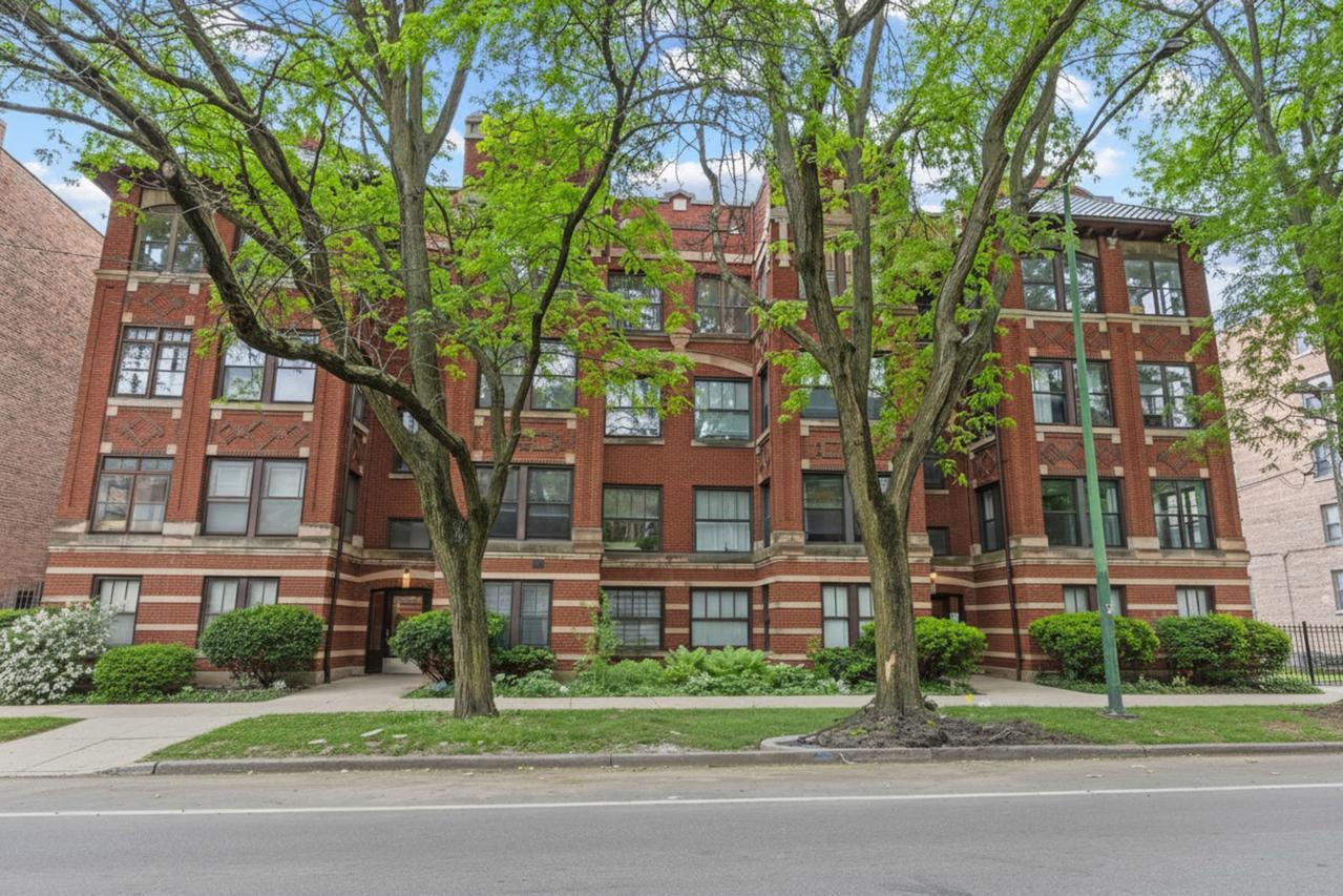 1223 E Hyde Park Blvd. #3, Chicago, IL 60615