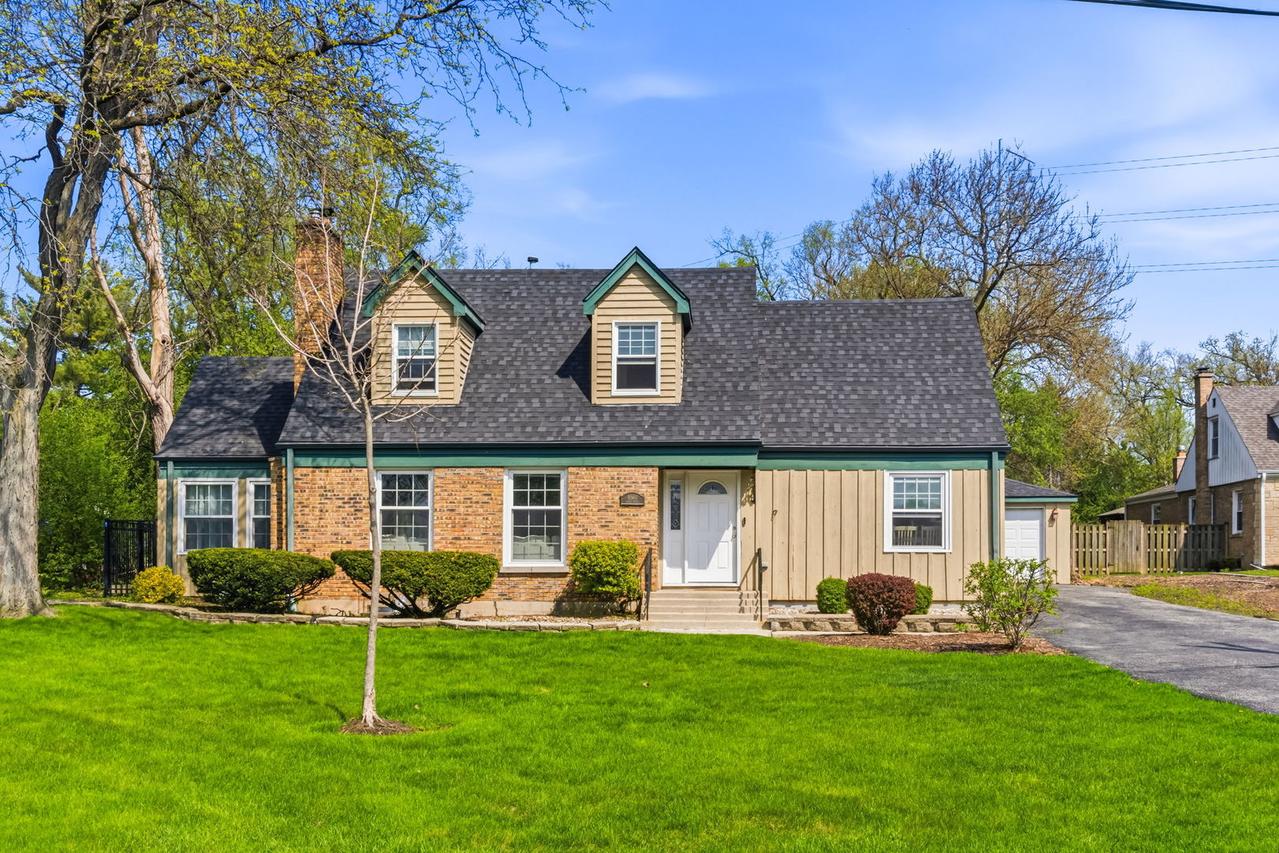S611 Cedar Ave., Elmhurst, IL 60126
