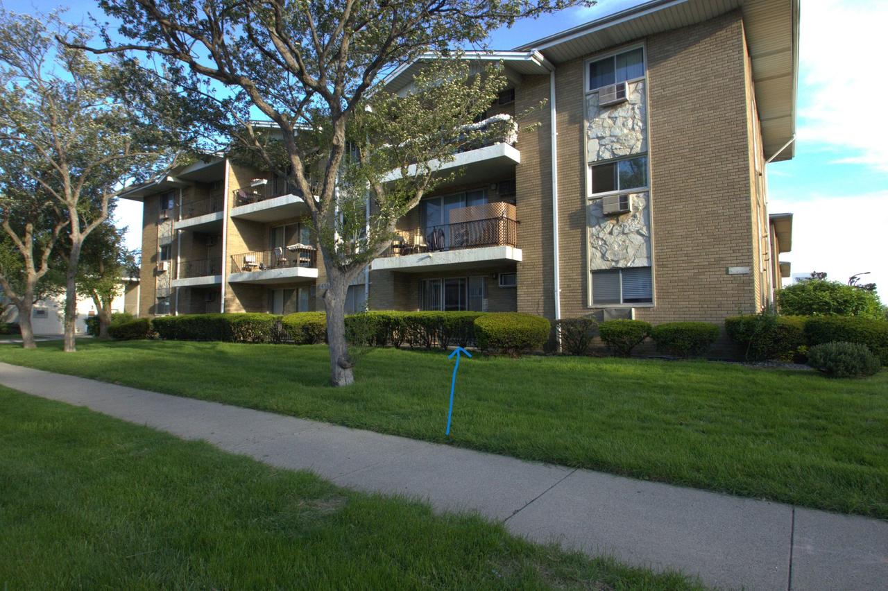 4755 W 101st St. #101, Oak Lawn, IL 60453