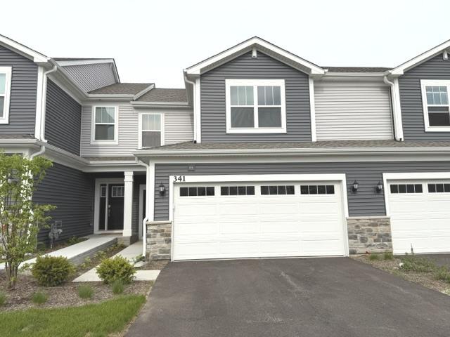 341 Red Oak Cir., Volo, IL 60020