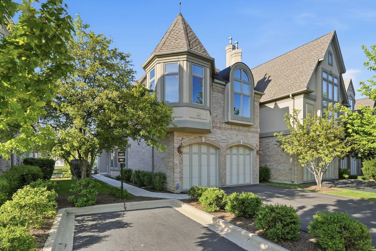 1406 W Rue Paris Pl., Inverness, IL 60067