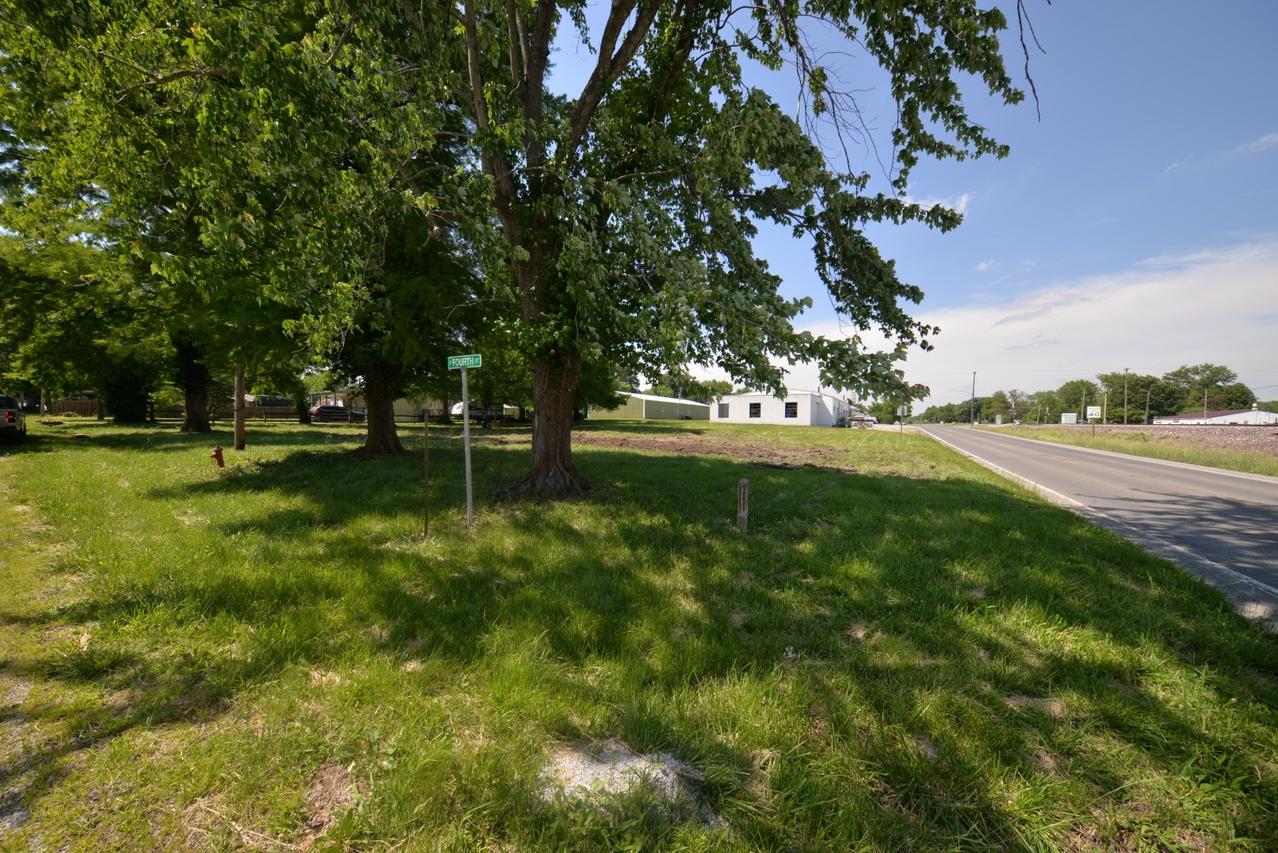 Lots 14 - 16 W 4th St., Bonnie, IL 62816