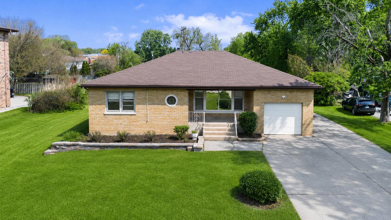 2726 186th St., Lansing, IL 60438