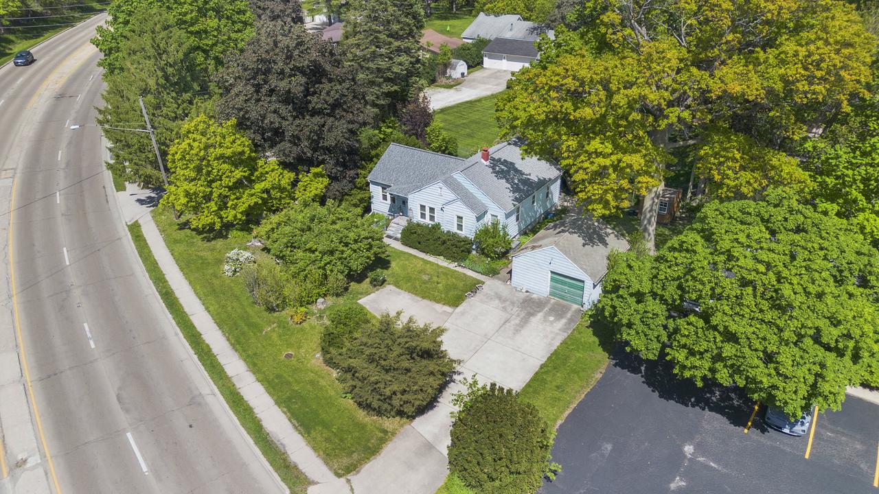 1968 Columbus St., Ottawa, IL 61350