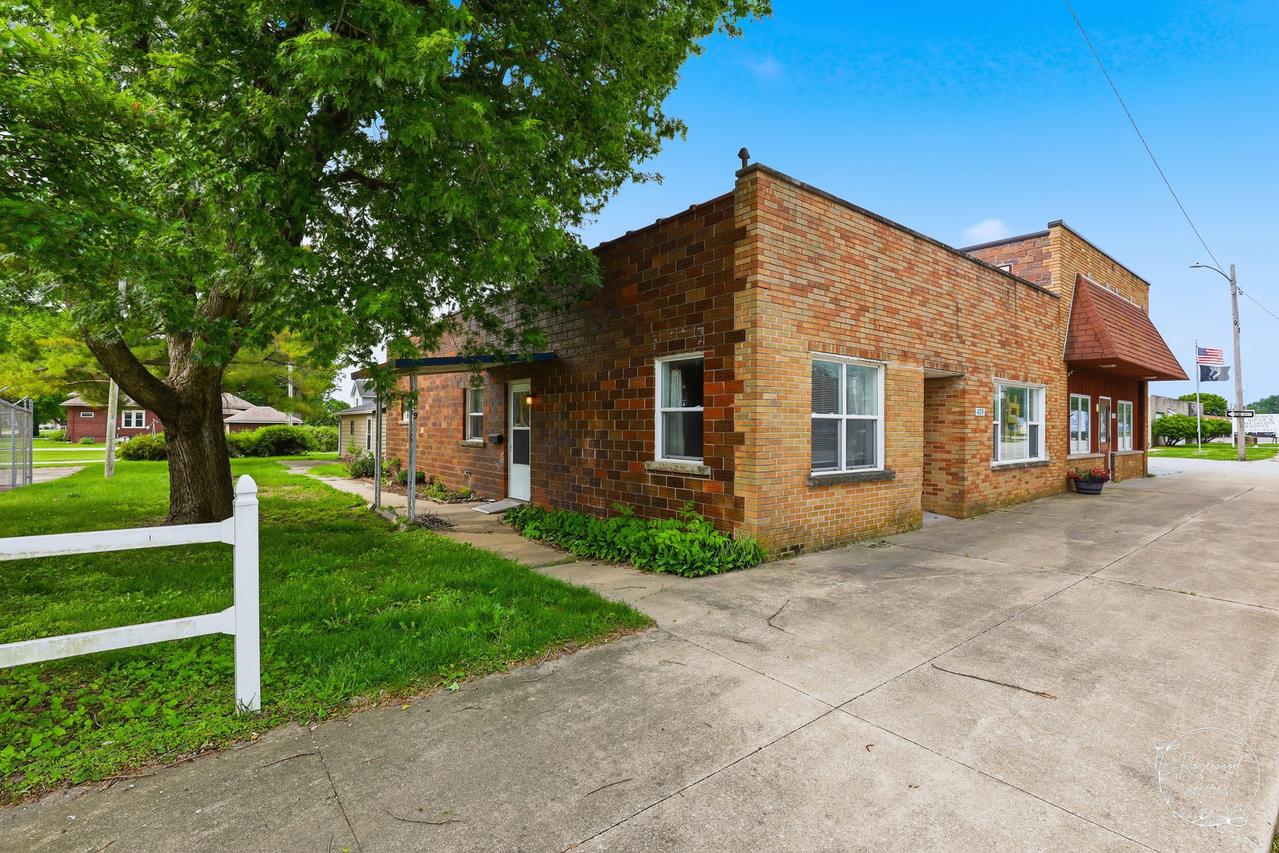 409 Main St., Crescent City, IL 60928