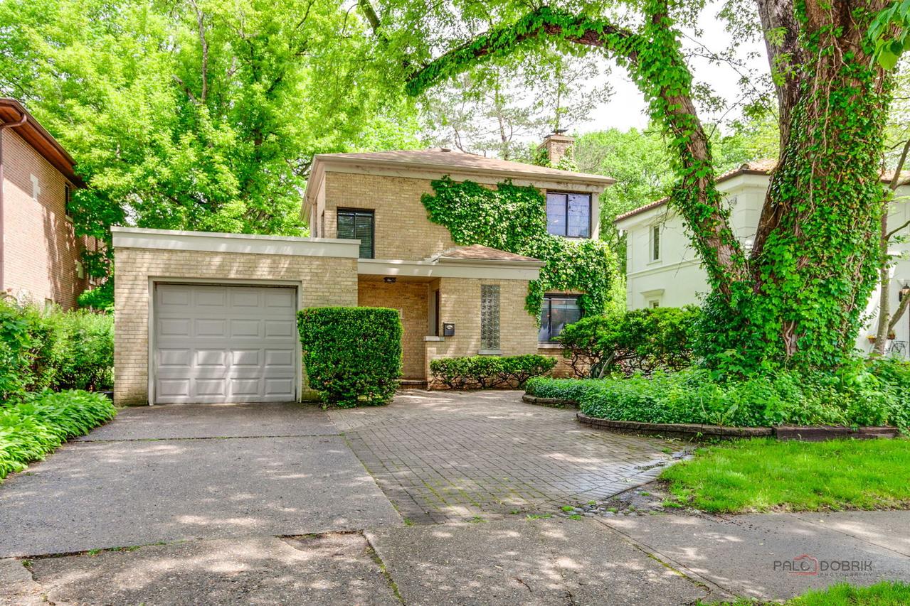1741 Beverly Pl., Highland Park, IL 60035