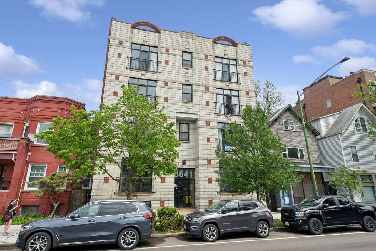 3641 N Ashland Ave. #1N, Chicago, IL 60657