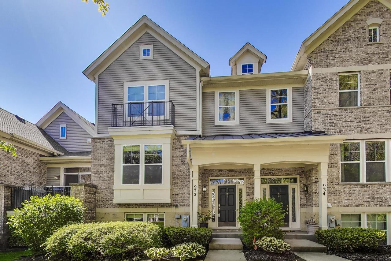 932 Tuscany Dr., Streamwood, IL 60107