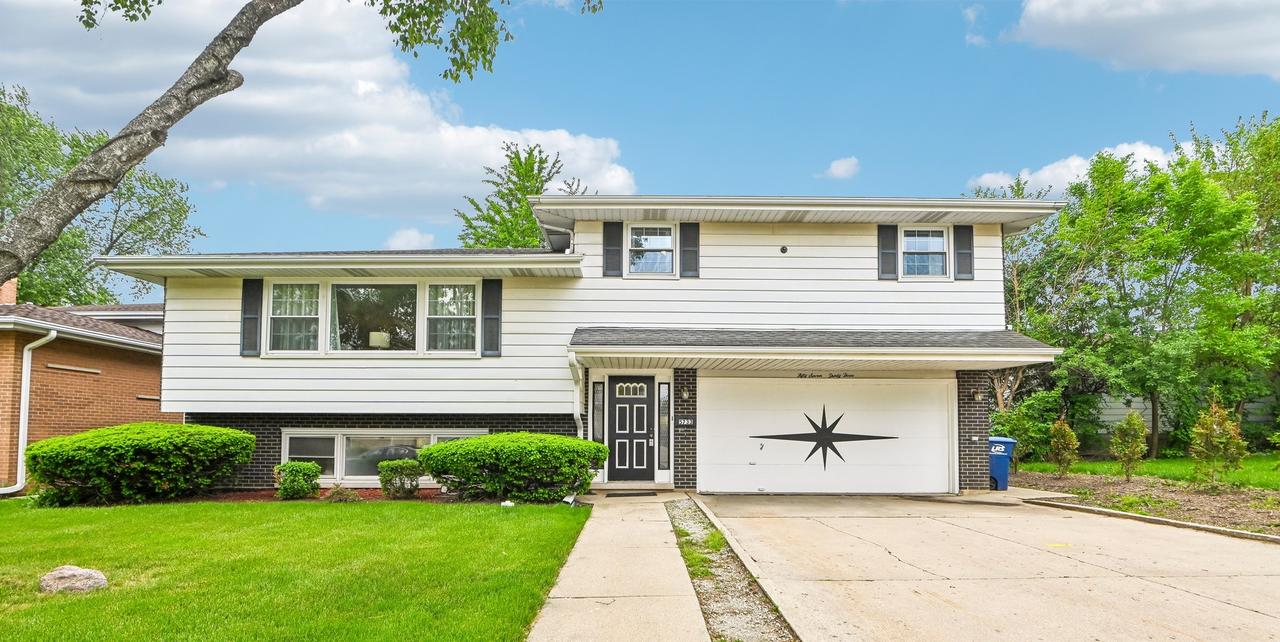 5733 Rose Ct., Berkeley, IL 60163