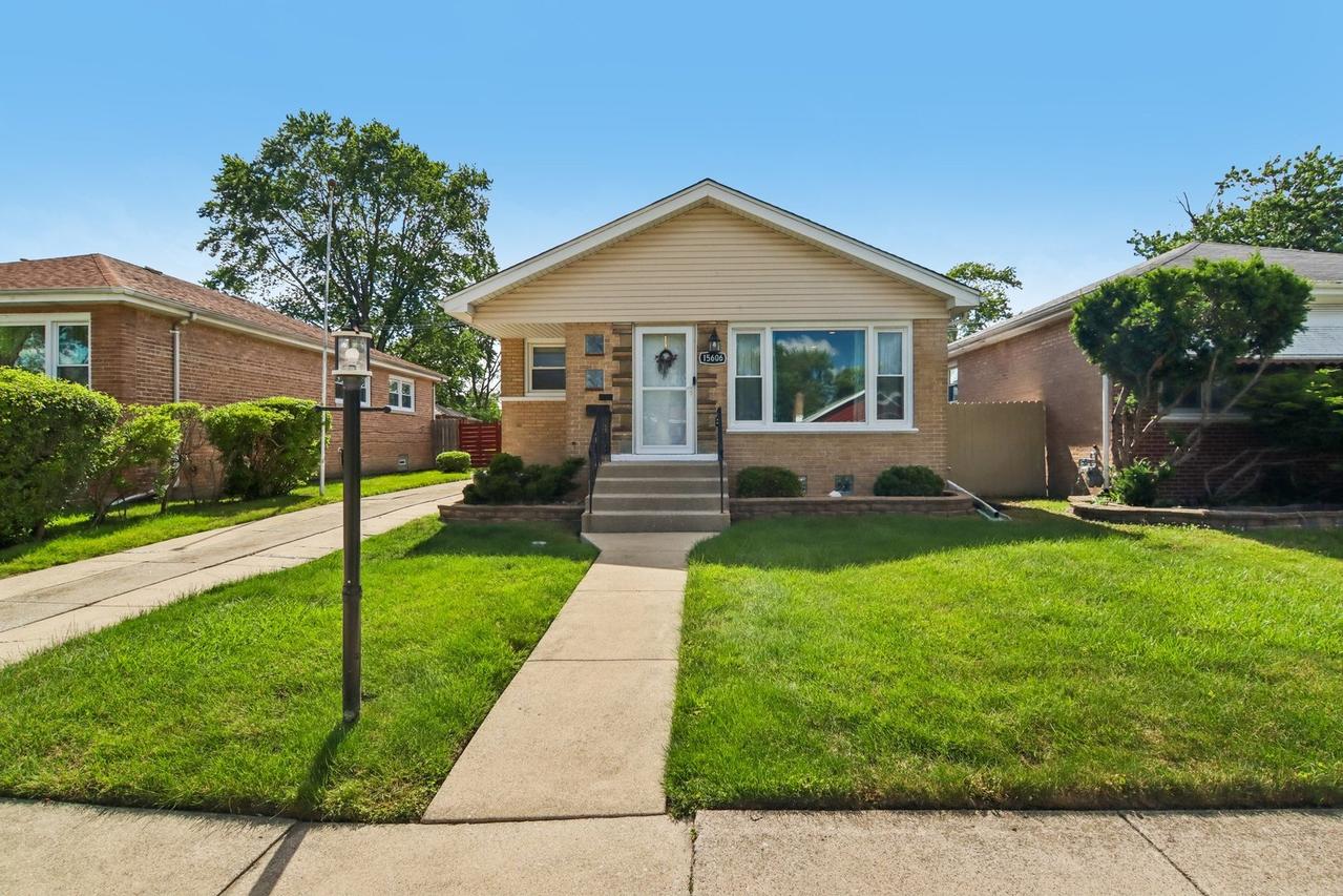 15606 Ingleside Ave., Dolton, IL 60419