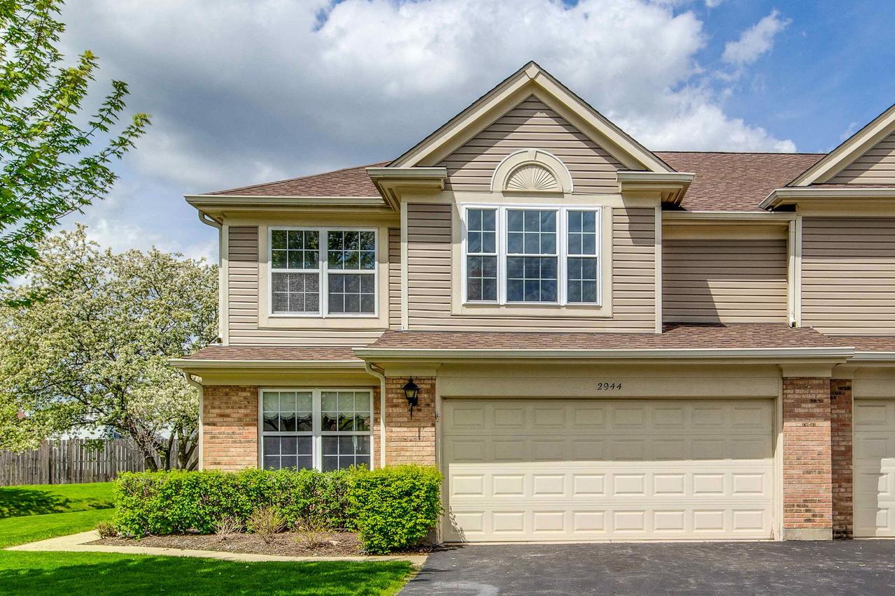 2944 Oak Ct., Schaumburg, IL 60193