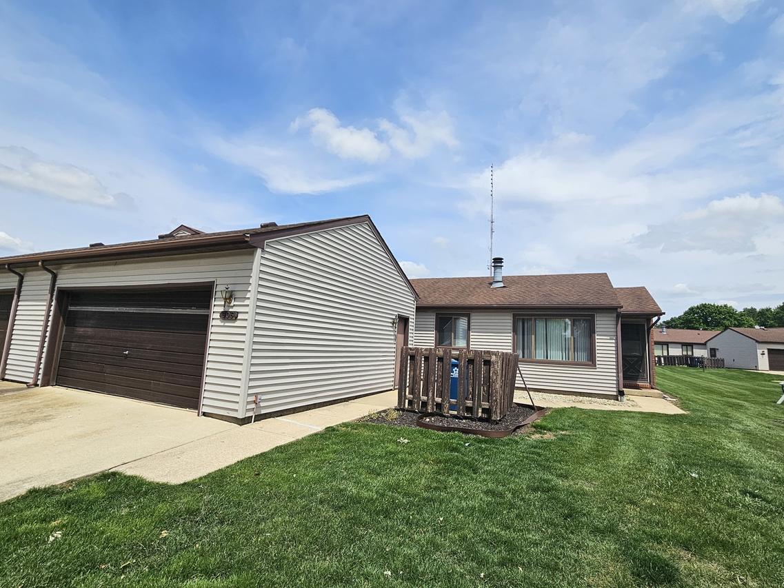 906 Pomona Dr., Champaign, IL 61822
