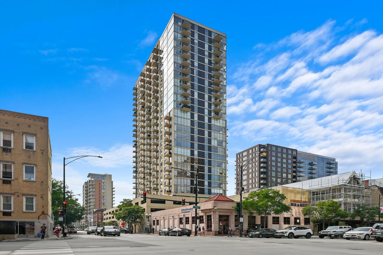 1212 N Lasalle Dr. #701, Chicago, IL 60610