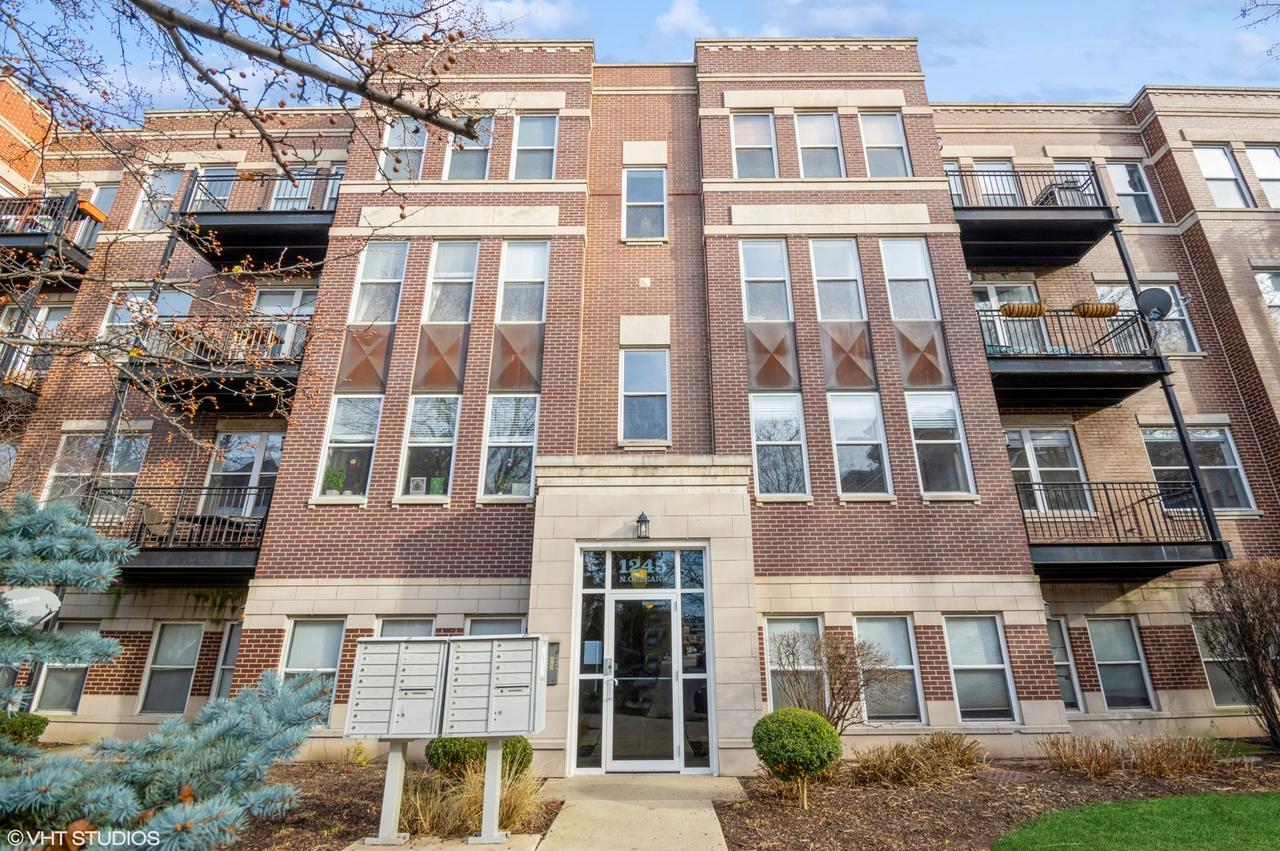 1245 N Orleans St. #904, Chicago, IL 60610