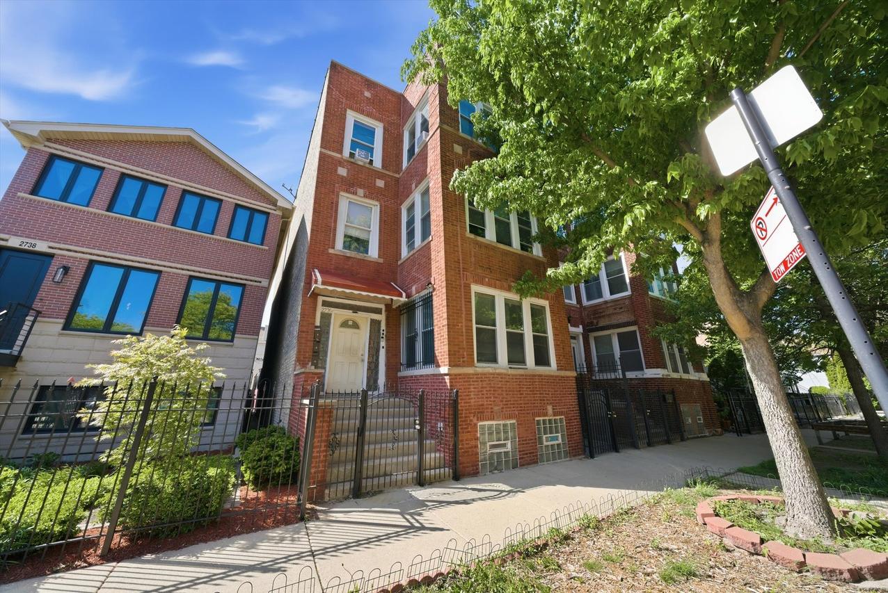 2736 NW Francis Pl., Chicago, IL 60647