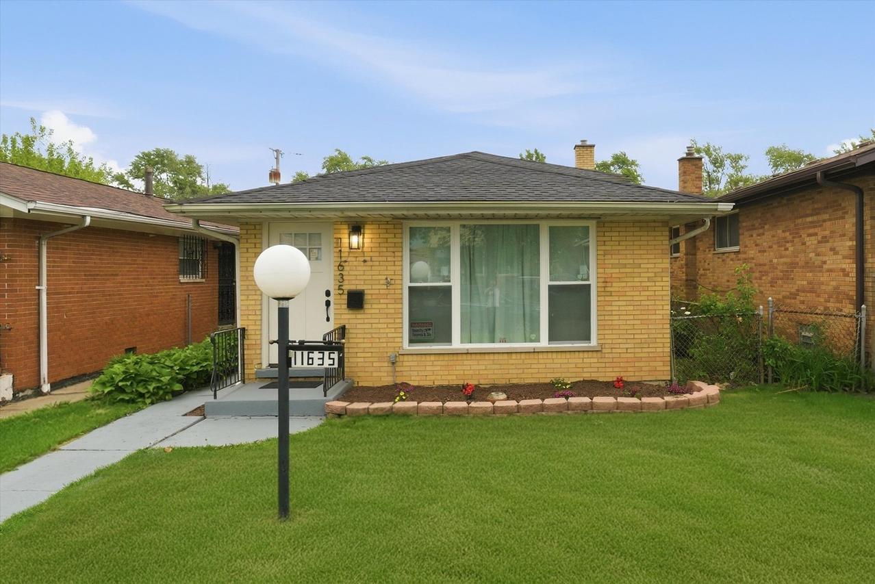 11635 S Bishop St., Chicago, IL 60643