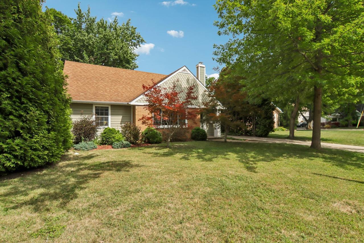 409 Hubbard Ave., Elgin, IL 60123