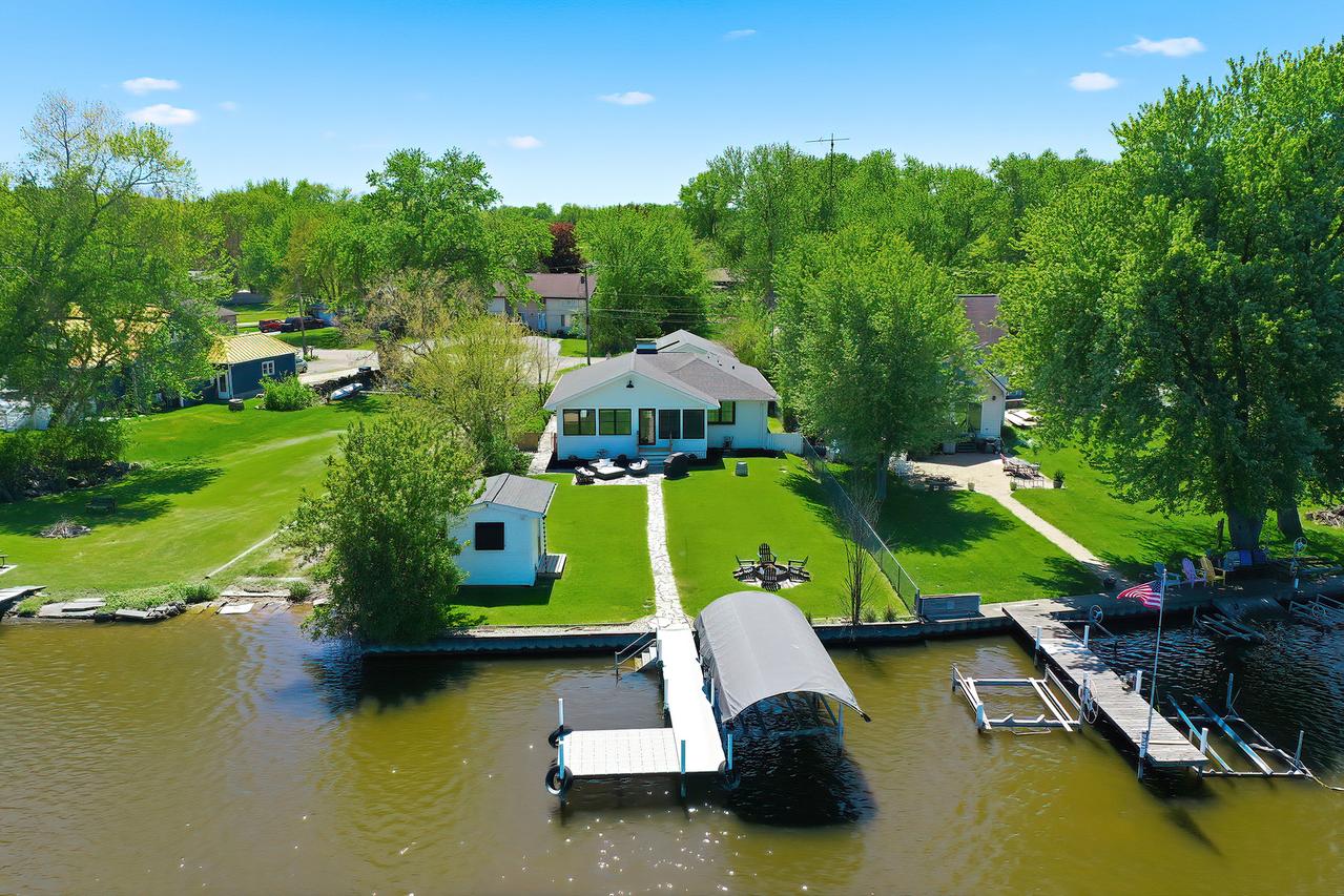 624 Country Club Dr., Mchenry, IL 60050