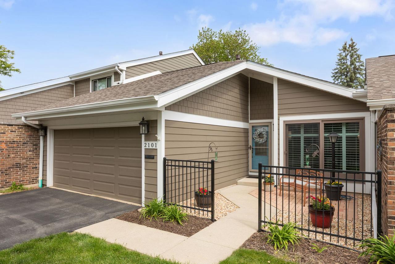 2101 Timber Ln., Wheaton, IL 60189