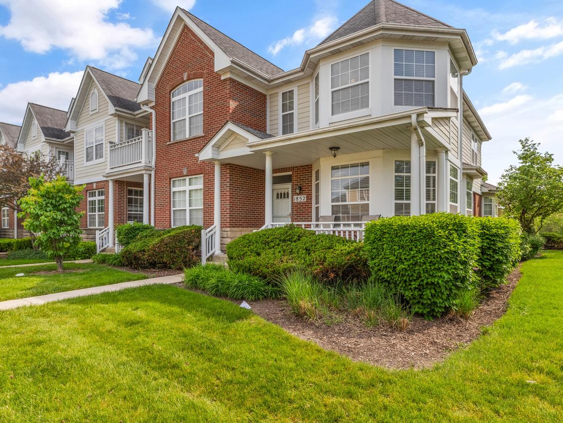 1852 Keystone Pl., Schaumburg, IL 60193